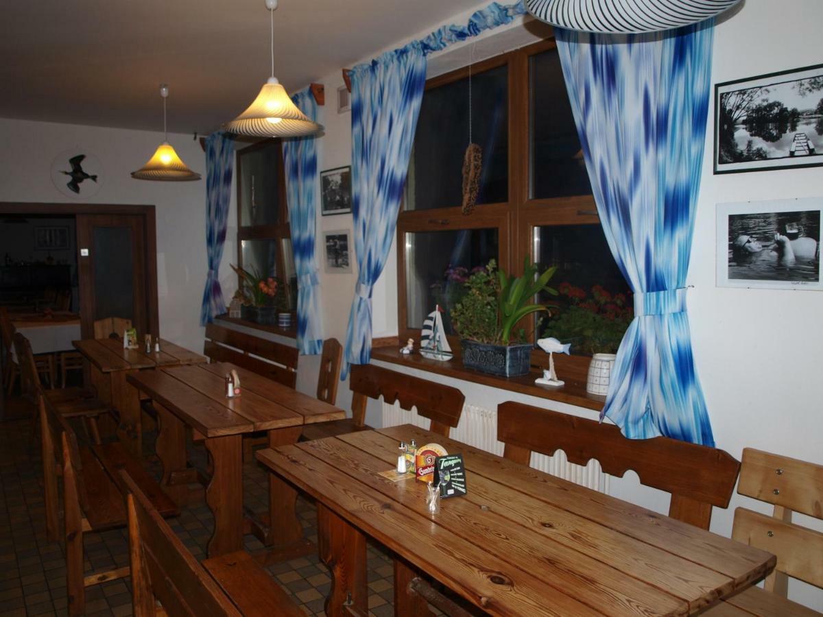 Hotel Kormoran Zlenice Buitenkant foto