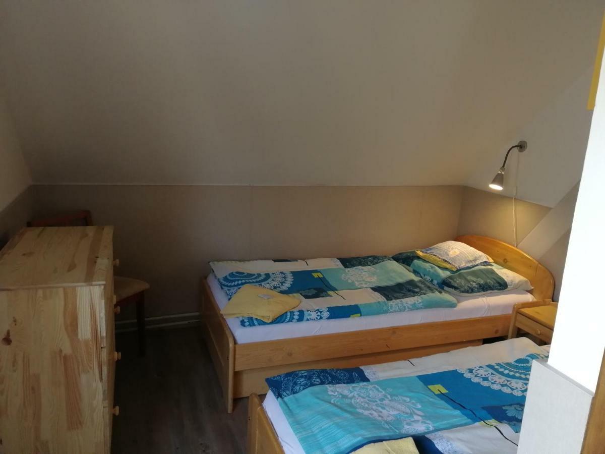 Hotel Kormoran Zlenice Buitenkant foto
